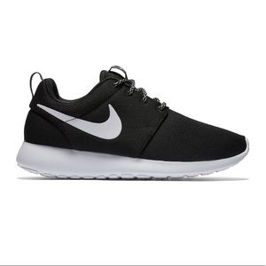 Nike Roshe One Black